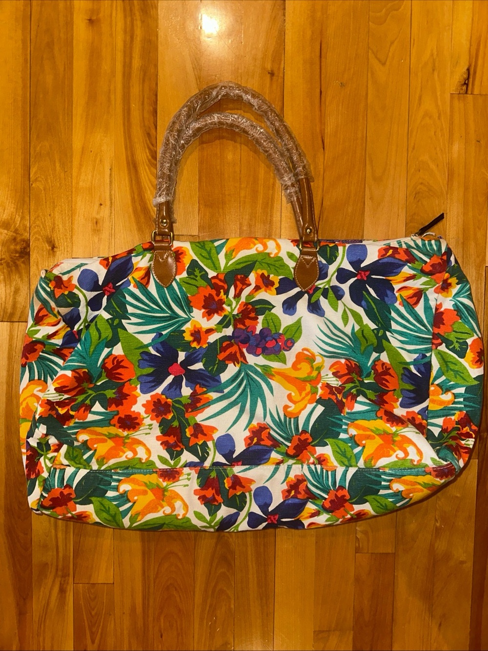Gitano Tropical Floral Canvas Weekender Bag - White, Green, Blue, Red - Picture 5 of 9